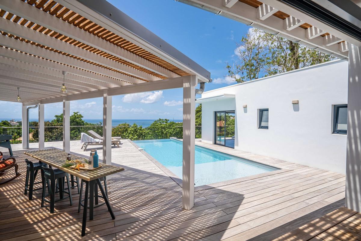 1 Location villa avec piscine centre de la Martinique piscine et terrasse
